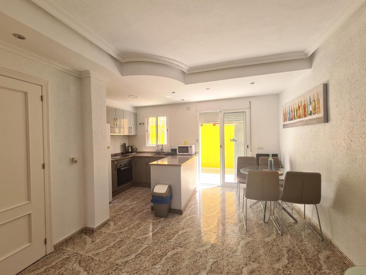 2 Bedroom Property In Closed Urbanisation 또레비에하 외부 사진