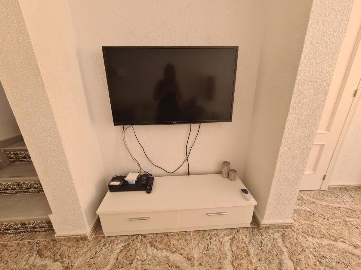 2 Bedroom Property In Closed Urbanisation 또레비에하 외부 사진