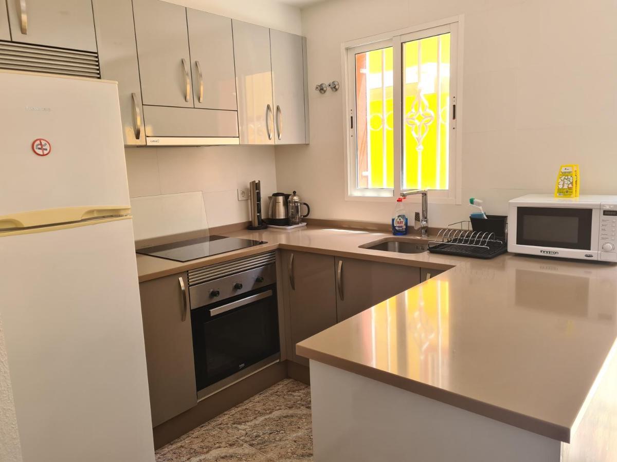 2 Bedroom Property In Closed Urbanisation 또레비에하 외부 사진