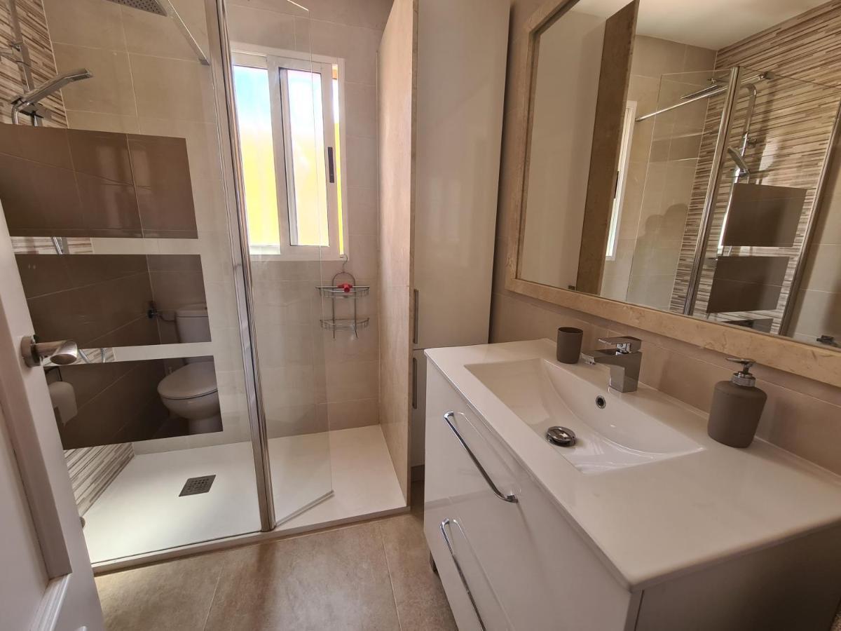 2 Bedroom Property In Closed Urbanisation 또레비에하 외부 사진