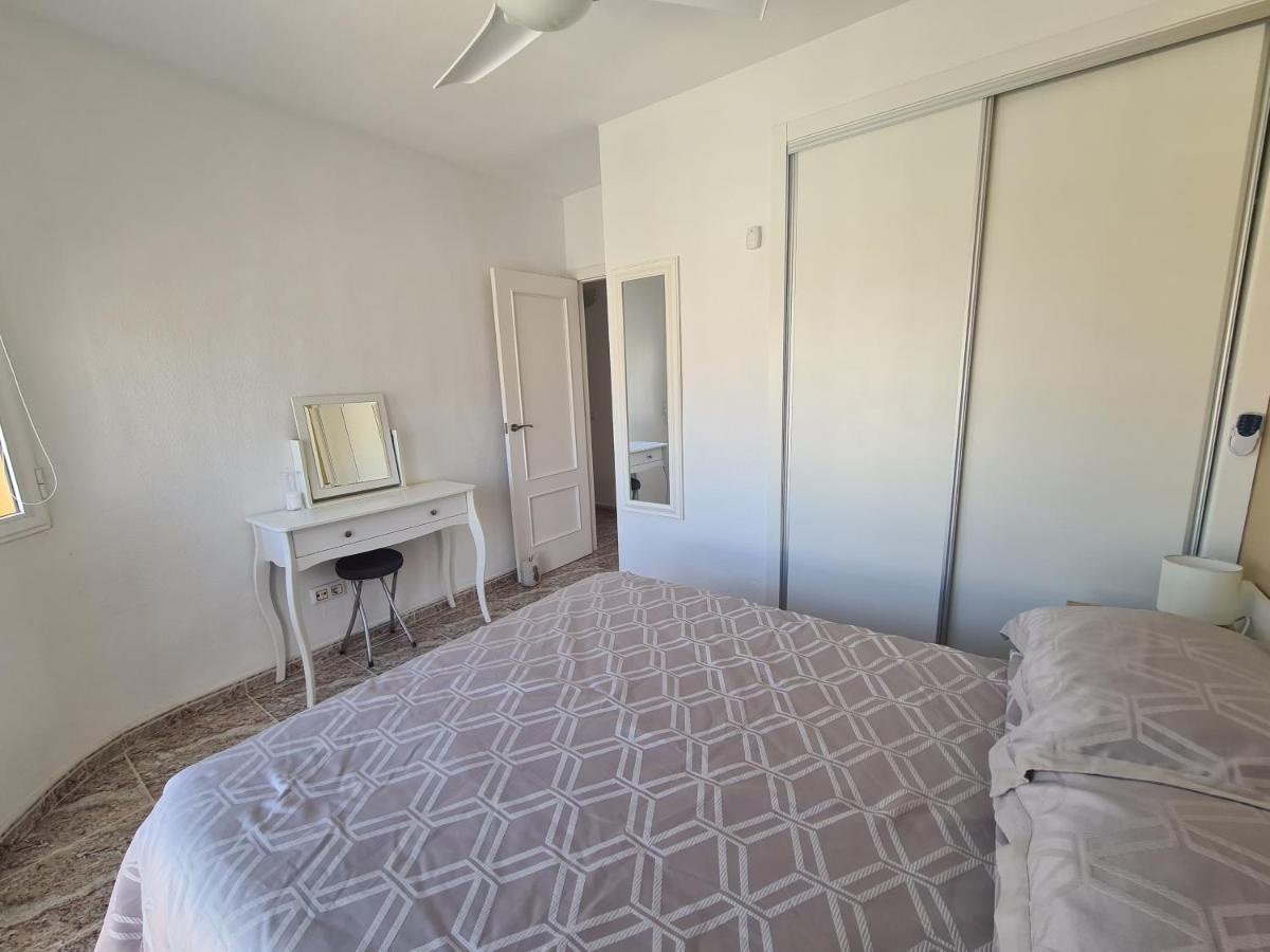 2 Bedroom Property In Closed Urbanisation 또레비에하 외부 사진