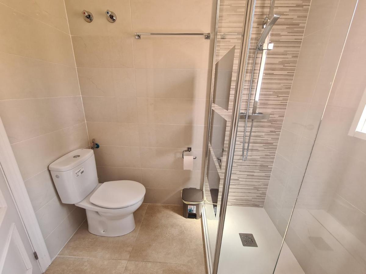 2 Bedroom Property In Closed Urbanisation 또레비에하 외부 사진